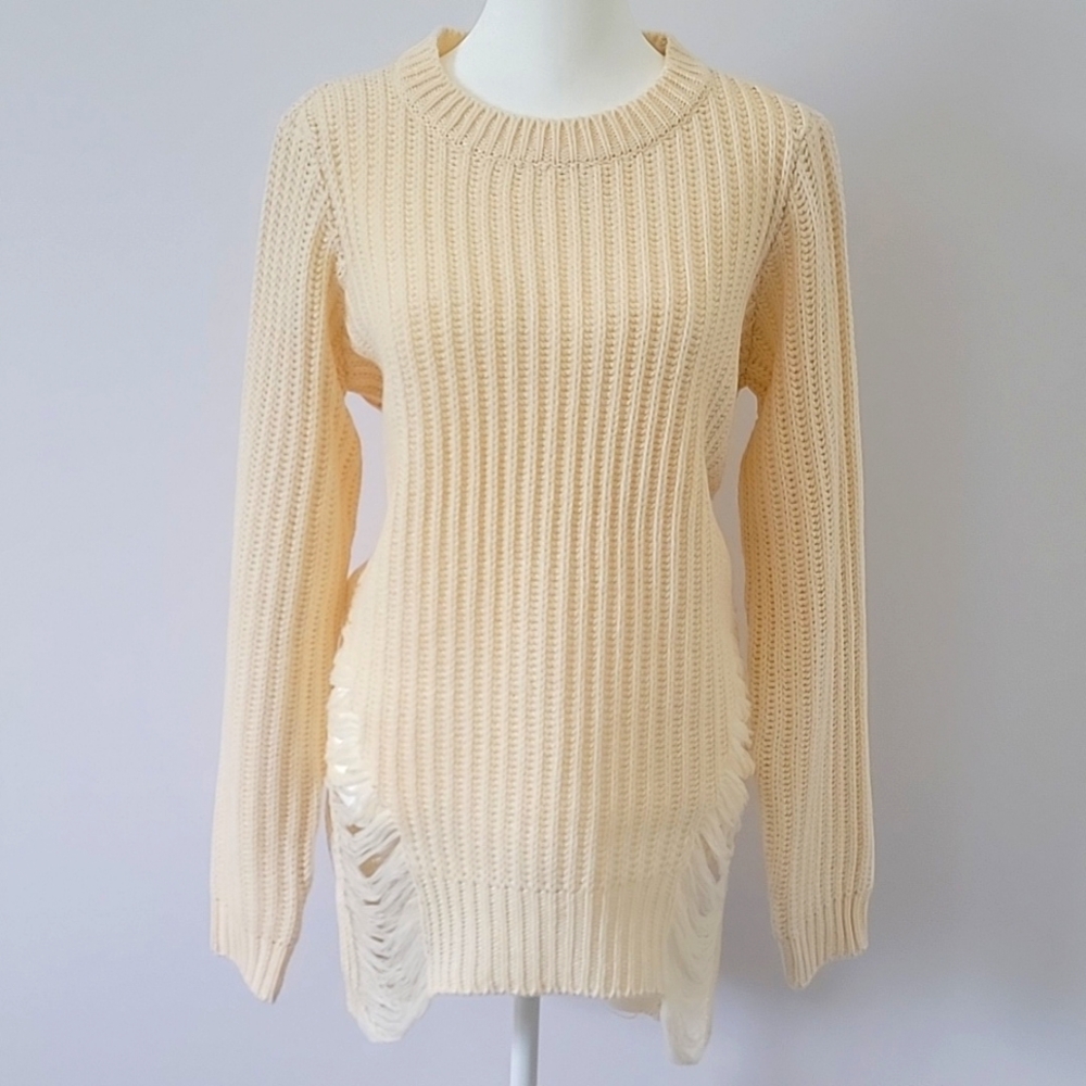 NWT Venus Women Loose Knitted Light Cream Crew Neck Distressed Sweater Size M